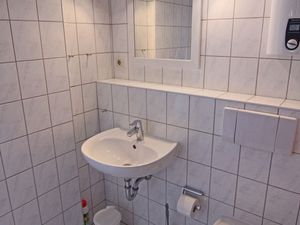 24059528-Ferienwohnung-2--300x225-5