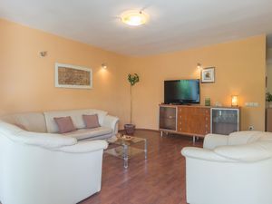 23932048-Ferienwohnung-5--300x225-2