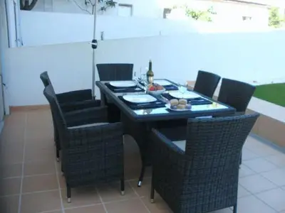 Terrasse mit Gartenmöbel