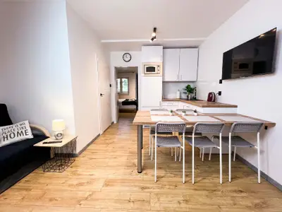 WOHNZIMMER MIT KÜCHENZEILE