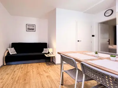 WOHNZIMMER MIT KÜCHENZEILE