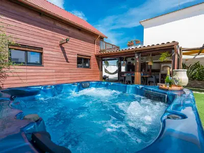 5-Sitzer-Whirlpool, optional 20 €/Nacht