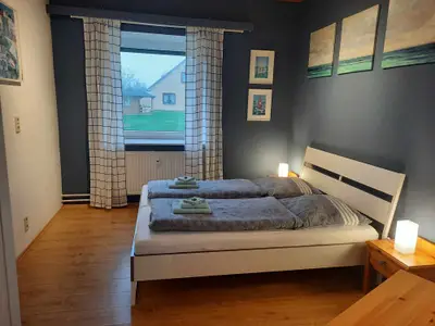 Schlafzimmer 1
