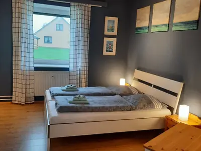 Schlafzimmer 1
