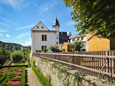 Sehenswürdigkeit Schloss ganz in der Nähe