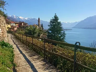 Auf dem Sentiero della Grusna, das ist ein besonders schöner Weg zum Dorfkern von Ronco.