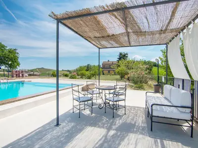 PoolOfHouse