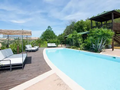 PoolOfHouse