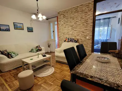 Ferienwohnung für 3 Personen (40 m²) in Njivice 1/10