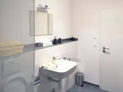 Badezimmer mit Dusche/WC