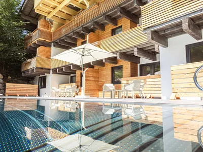 PoolOfHouse