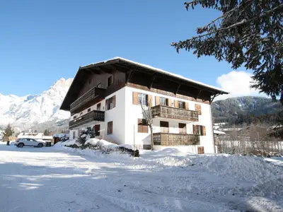 Außenseite Ferienhaus [Winter]