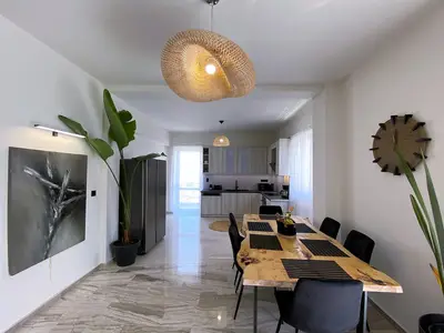 DiningRoom
