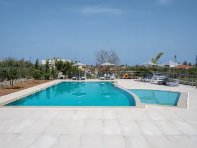 PoolOfHouse