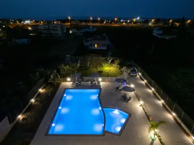 PoolOfHouse