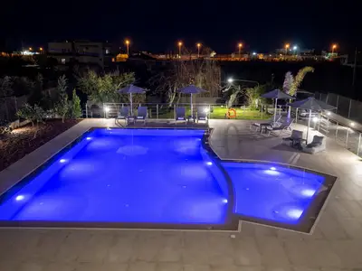 PoolOfHouse