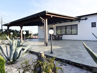 Ferienwohnung für 4 Personen (54 m²) in Crveni Vrh 1/10