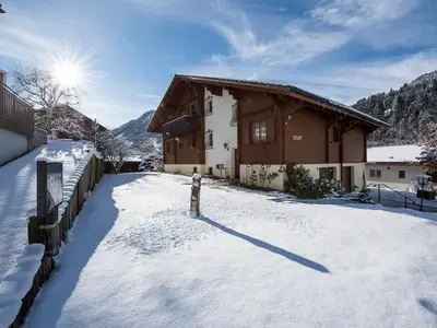 Ansicht Ost mit Balkon, Haupteingnag