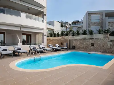 PoolOfHouse