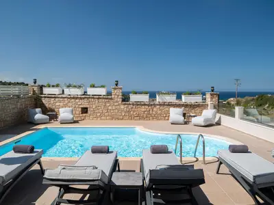 PoolOfHouse