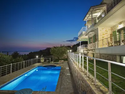 Der Pool wird auch von den Gästen des Nebenhauses benutzt