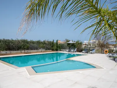 PoolOfHouse