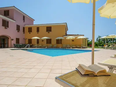 PoolOfHouse