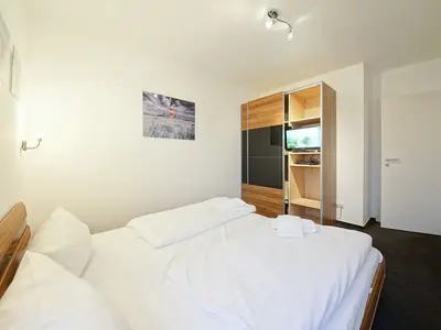 Schlafzimmer mit Doppelbett