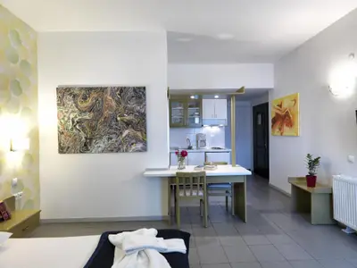 Wohnbeispiel Studio, Kitchenette mit Essmoeglichkeit