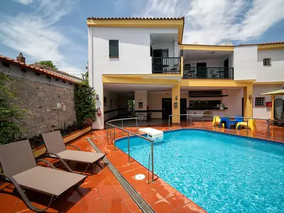 Pool. Pool mit Poolbar