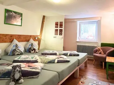 Kinderzimmer mit XXL Bett  sowie DU WC