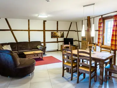 Fewo Platzhirsch  Wohnraum mit Küche