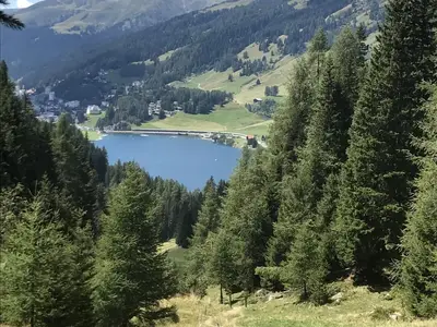 Von der Alpe Drusatscha auf den Davosersee