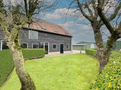 Außenseite Ferienhaus [Sommer]