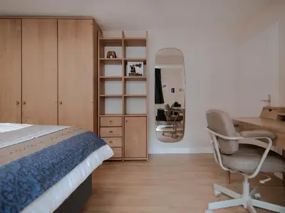 Ganz-Köper-Spiegel gehören in jedes Schlafzimmer.