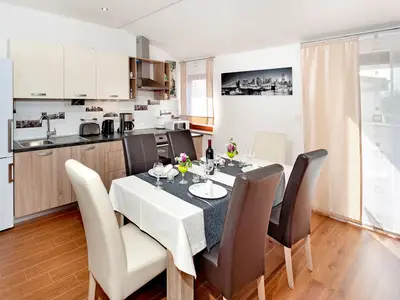 Ferienwohnung für 6 Personen (110 m²) in Nova Vas 8/10