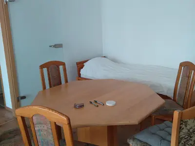 Bett zu ausziehen 1x   900 x 2000     1x  800 x 1800