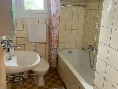 WC/Dusche mit Haarfön vor Ort