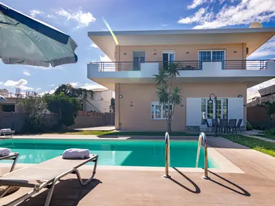 PoolOfHouse