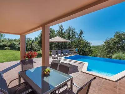 Ferienwohnung für 6 Personen (110 m²) in Radetići 1/10