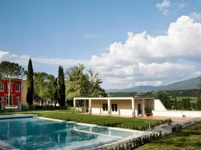 PoolOfHouse