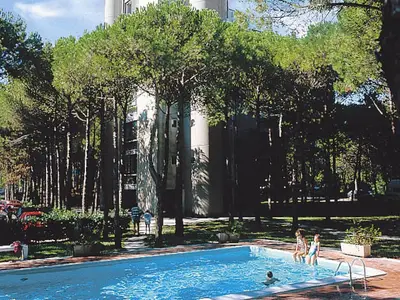 PoolOfHouse