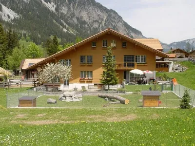 Ansicht Wohnhaus Eggmatte 3 Sommer