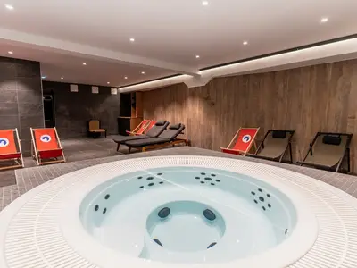 PoolOfHouse