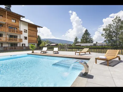 PoolOfHouse