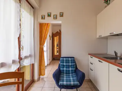 Ferienwohnung für 2 Personen (18 m²) in Luino 1/10