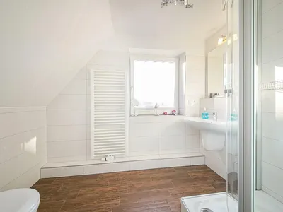 Badezimmer mit Dusche