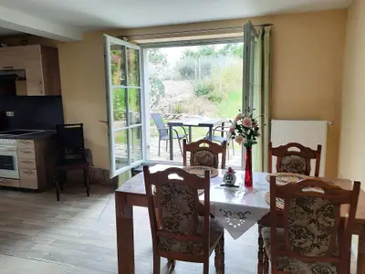 Blick auf die Terrasse am Wohnraum