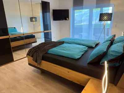 Schlafzimmer 1