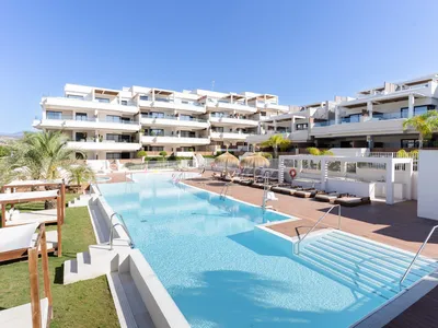 PoolOfHouse